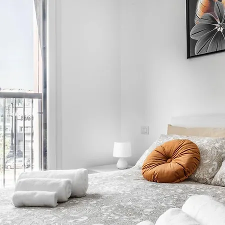Harmony House - Rho Fiera 6min - Free Parking - Terrace Апартаменты *