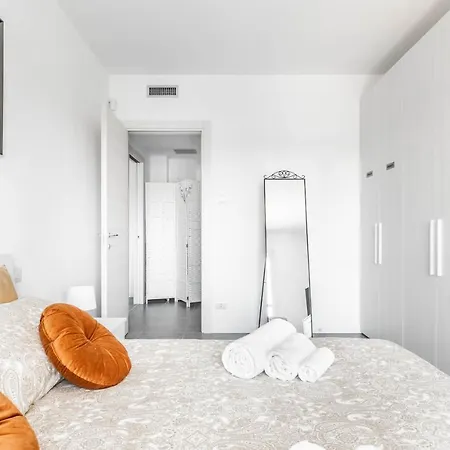 Harmony House - Rho Fiera 6min - Free Parking - Terrace Апартаменты *