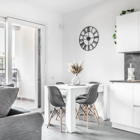 Апартаменты Harmony House - Rho Fiera 6min - Free Parking - Terrace *